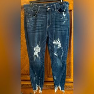 Judy Blue 18W distressed blue jeans